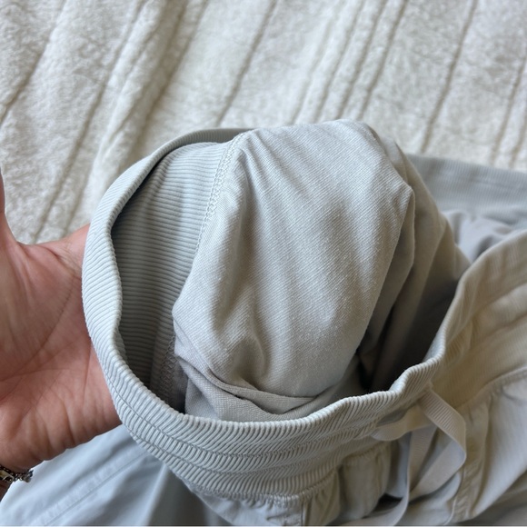 Lululemon track pants cream size 4 - Picture 5 of 5